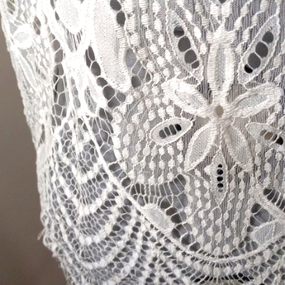 BKE.Boutique, White Lace Top with Eyelash Fringe Sz Med - Picture 5 of 6